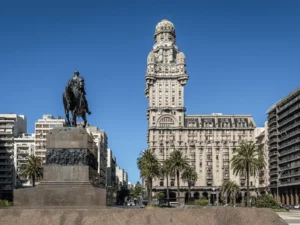 Walking tour por Montevideo - Palacio Salvo