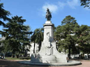 Walking tour por Montevideo - Plaza Zabala