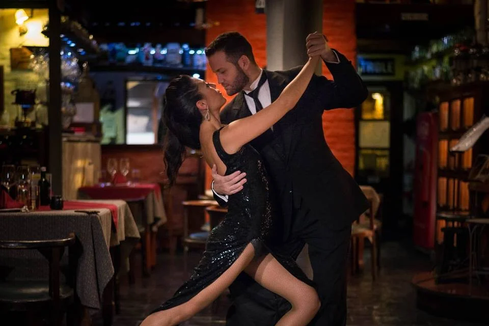 Bailarines de Tango - Cena Show Primuseum
